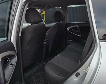 Сірий Тойота РАВ 4, об'ємом двигуна 2.23 л та пробігом 312 тис. км за 8000 $, фото 7 на Automoto.ua