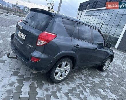 Сірий Тойота РАВ 4, об'ємом двигуна 2.23 л та пробігом 259 тис. км за 9240 $, фото 4 на Automoto.ua