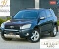 Серый Тойота РАВ 4, объемом двигателя 2 л и пробегом 215 тыс. км за 10300 $, фото 1 на Automoto.ua