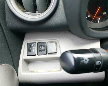 Сірий Тойота РАВ 4, об'ємом двигуна 2.4 л та пробігом 224 тис. км за 9000 $, фото 18 на Automoto.ua