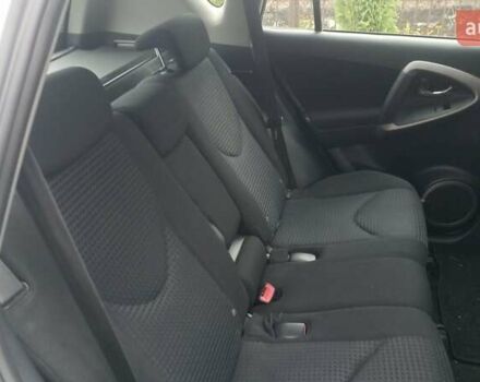 Сірий Тойота РАВ 4, об'ємом двигуна 2.2 л та пробігом 259 тис. км за 8950 $, фото 5 на Automoto.ua