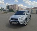 Серый Тойота РАВ 4, объемом двигателя 2 л и пробегом 424 тыс. км за 9000 $, фото 1 на Automoto.ua