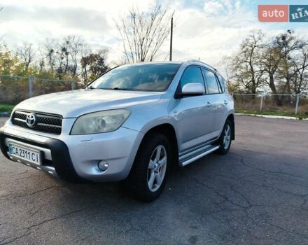 Сірий Тойота РАВ 4, об'ємом двигуна 2 л та пробігом 196 тис. км за 9100 $, фото 2 на Automoto.ua