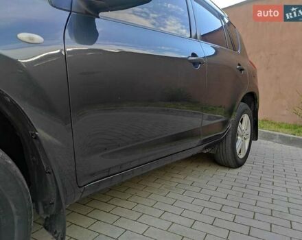 Сірий Тойота РАВ 4, об'ємом двигуна 2 л та пробігом 170 тис. км за 8699 $, фото 10 на Automoto.ua