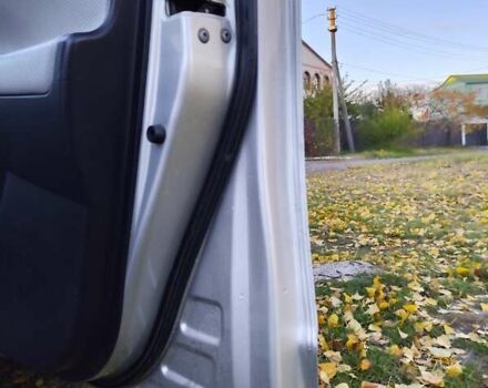 Серый Тойота РАВ 4, объемом двигателя 2.4 л и пробегом 283 тыс. км за 8200 $, фото 6 на Automoto.ua