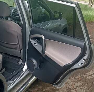 Серый Тойота РАВ 4, объемом двигателя 2.36 л и пробегом 213 тыс. км за 8500 $, фото 19 на Automoto.ua