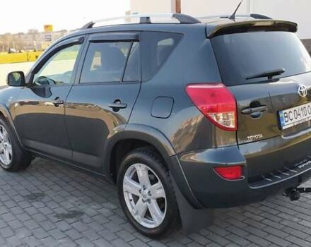 Серый Тойота РАВ 4, объемом двигателя 2.2 л и пробегом 255 тыс. км за 11500 $, фото 1 на Automoto.ua