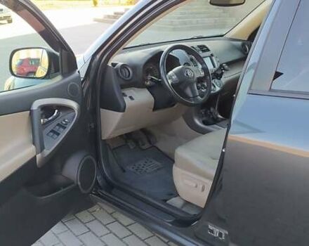 Серый Тойота РАВ 4, объемом двигателя 2.2 л и пробегом 255 тыс. км за 11500 $, фото 15 на Automoto.ua