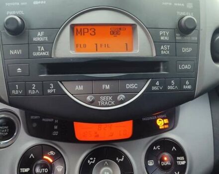 Серый Тойота РАВ 4, объемом двигателя 2 л и пробегом 424 тыс. км за 9000 $, фото 15 на Automoto.ua