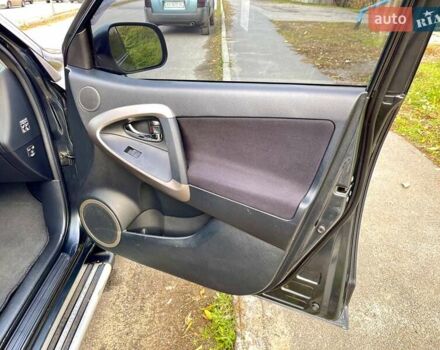 Серый Тойота РАВ 4, объемом двигателя 2 л и пробегом 174 тыс. км за 9600 $, фото 27 на Automoto.ua