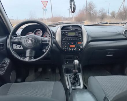 Серый Тойота РАВ 4, объемом двигателя 2 л и пробегом 260 тыс. км за 4250 $, фото 6 на Automoto.ua