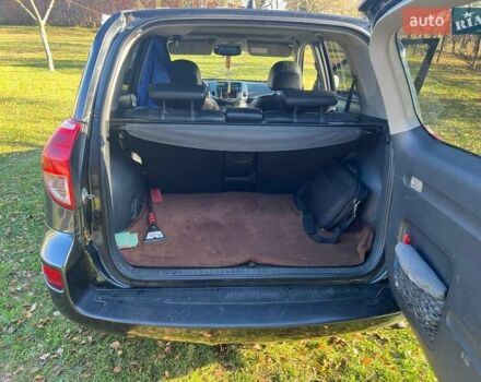 Серый Тойота РАВ 4, объемом двигателя 2.23 л и пробегом 310 тыс. км за 8800 $, фото 1 на Automoto.ua