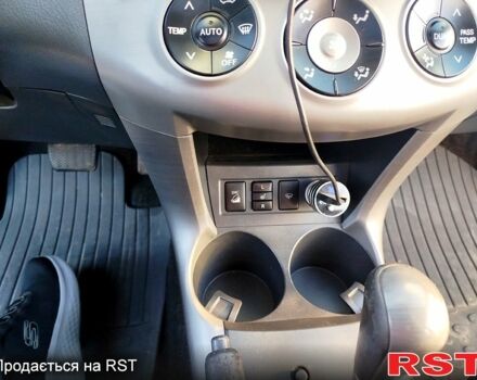 Серый Тойота РАВ 4, объемом двигателя 2 л и пробегом 196 тыс. км за 9100 $, фото 12 на Automoto.ua