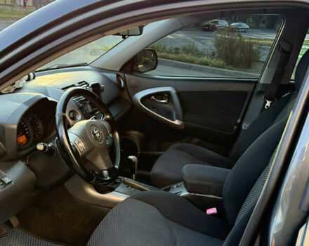 Серый Тойота РАВ 4, объемом двигателя 2 л и пробегом 149 тыс. км за 9500 $, фото 14 на Automoto.ua