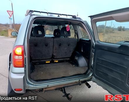 Серый Тойота РАВ 4, объемом двигателя 2 л и пробегом 250 тыс. км за 4250 $, фото 11 на Automoto.ua