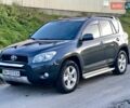 Серый Тойота РАВ 4, объемом двигателя 2 л и пробегом 174 тыс. км за 9600 $, фото 1 на Automoto.ua