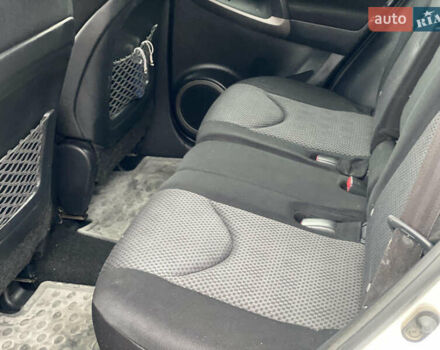 Серый Тойота РАВ 4, объемом двигателя 2 л и пробегом 260 тыс. км за 7500 $, фото 11 на Automoto.ua