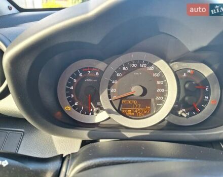 Серый Тойота РАВ 4, объемом двигателя 2 л и пробегом 146 тыс. км за 10600 $, фото 4 на Automoto.ua