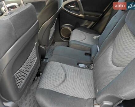 Сірий Тойота РАВ 4, об'ємом двигуна 2 л та пробігом 170 тис. км за 8699 $, фото 41 на Automoto.ua