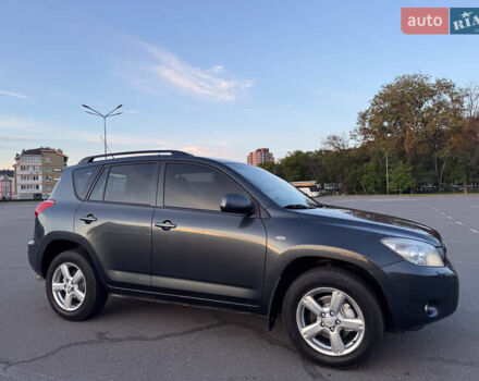 Серый Тойота РАВ 4, объемом двигателя 2 л и пробегом 260 тыс. км за 8700 $, фото 4 на Automoto.ua