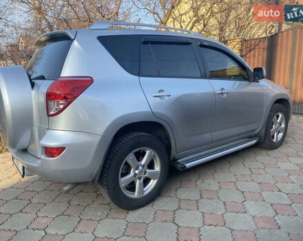 Серый Тойота РАВ 4, объемом двигателя 2 л и пробегом 301 тыс. км за 8800 $, фото 2 на Automoto.ua