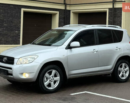 Серый Тойота РАВ 4, объемом двигателя 2 л и пробегом 185 тыс. км за 9600 $, фото 3 на Automoto.ua
