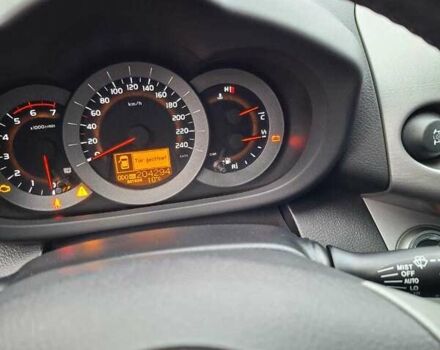 Сірий Тойота РАВ 4, об'ємом двигуна 2.23 л та пробігом 204 тис. км за 9400 $, фото 6 на Automoto.ua