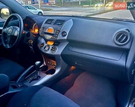 Серый Тойота РАВ 4, объемом двигателя 2 л и пробегом 174 тыс. км за 9600 $, фото 28 на Automoto.ua