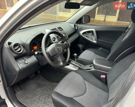 Серый Тойота РАВ 4, объемом двигателя 2 л и пробегом 185 тыс. км за 9600 $, фото 12 на Automoto.ua