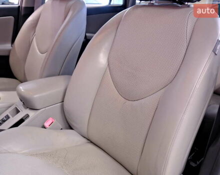 Сірий Тойота РАВ 4, об'ємом двигуна 2.36 л та пробігом 164 тис. км за 9900 $, фото 25 на Automoto.ua