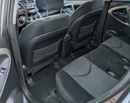 Сірий Тойота РАВ 4, об'ємом двигуна 2 л та пробігом 234 тис. км за 7950 $, фото 9 на Automoto.ua