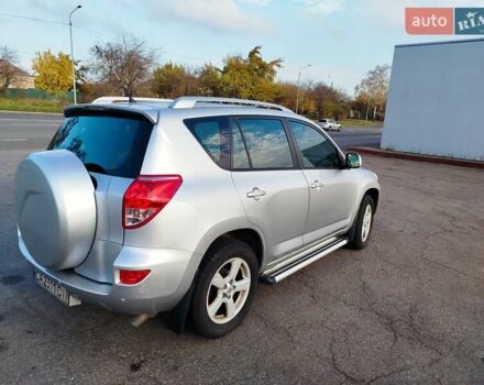 Сірий Тойота РАВ 4, об'ємом двигуна 2 л та пробігом 196 тис. км за 9100 $, фото 4 на Automoto.ua