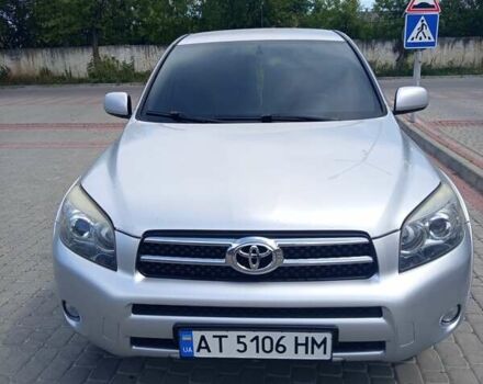 Серый Тойота РАВ 4, объемом двигателя 2.2 л и пробегом 257 тыс. км за 9000 $, фото 1 на Automoto.ua