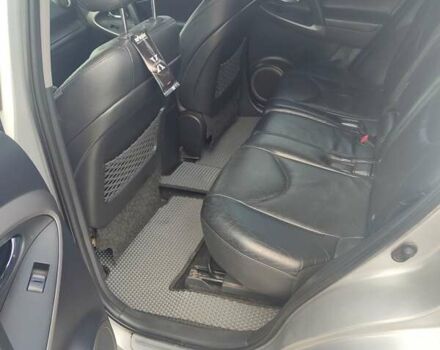 Серый Тойота РАВ 4, объемом двигателя 2 л и пробегом 424 тыс. км за 9000 $, фото 12 на Automoto.ua