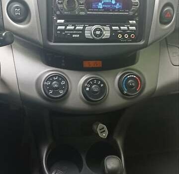 Серый Тойота РАВ 4, объемом двигателя 2.36 л и пробегом 213 тыс. км за 8500 $, фото 12 на Automoto.ua