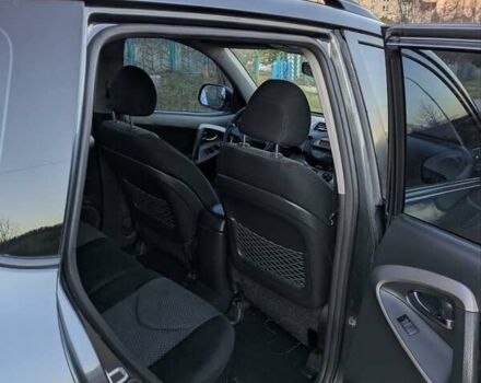 Сірий Тойота РАВ 4, об'ємом двигуна 2 л та пробігом 234 тис. км за 7950 $, фото 14 на Automoto.ua