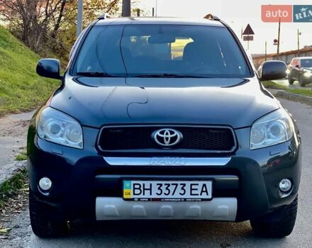 Серый Тойота РАВ 4, объемом двигателя 2 л и пробегом 174 тыс. км за 9600 $, фото 1 на Automoto.ua