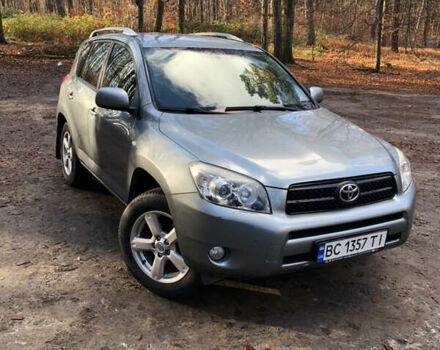 Серый Тойота РАВ 4, объемом двигателя 2 л и пробегом 257 тыс. км за 7900 $, фото 1 на Automoto.ua