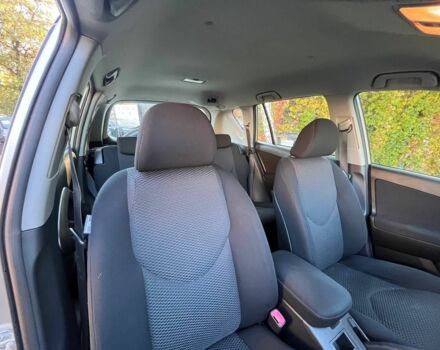 Сірий Тойота РАВ 4, об'ємом двигуна 2 л та пробігом 145 тис. км за 10500 $, фото 8 на Automoto.ua