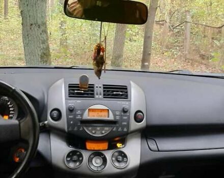Сірий Тойота РАВ 4, об'ємом двигуна 0 л та пробігом 298 тис. км за 5500 $, фото 1 на Automoto.ua