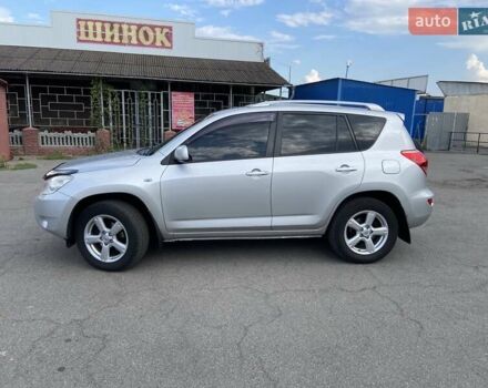 Серый Тойота РАВ 4, объемом двигателя 2 л и пробегом 255 тыс. км за 8800 $, фото 1 на Automoto.ua