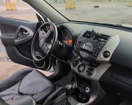 Серый Тойота РАВ 4, объемом двигателя 2 л и пробегом 424 тыс. км за 9000 $, фото 19 на Automoto.ua