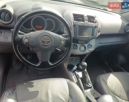 Сірий Тойота РАВ 4, об'ємом двигуна 2.2 л та пробігом 317 тис. км за 8300 $, фото 2 на Automoto.ua