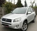 Сірий Тойота РАВ 4, об'ємом двигуна 2 л та пробігом 235 тис. км за 2118 $, фото 1 на Automoto.ua
