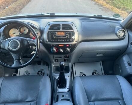 Сірий Тойота РАВ 4, об'ємом двигуна 2.2 л та пробігом 240 тис. км за 2400 $, фото 5 на Automoto.ua