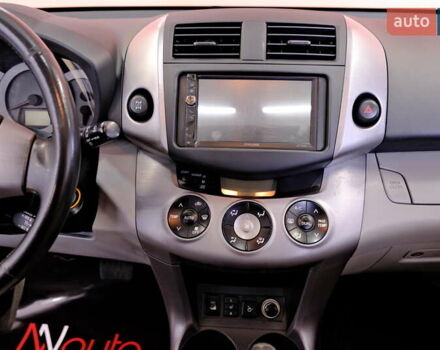 Сірий Тойота РАВ 4, об'ємом двигуна 2.36 л та пробігом 164 тис. км за 9900 $, фото 17 на Automoto.ua