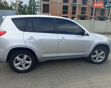 Серый Тойота РАВ 4, объемом двигателя 2.2 л и пробегом 257 тыс. км за 9000 $, фото 4 на Automoto.ua