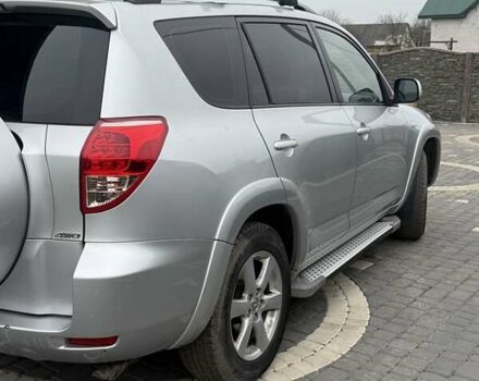 Сірий Тойота РАВ 4, об'ємом двигуна 2.4 л та пробігом 144 тис. км за 11200 $, фото 2 на Automoto.ua