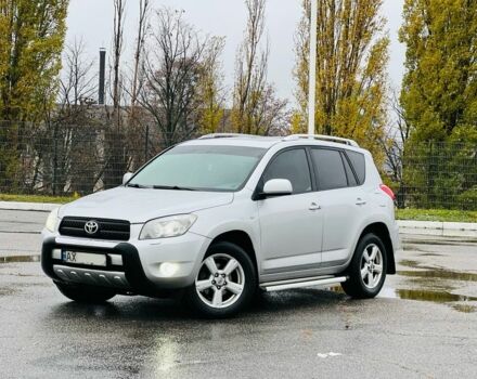 Серый Тойота РАВ 4, объемом двигателя 2 л и пробегом 226 тыс. км за 7999 $, фото 2 на Automoto.ua