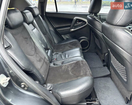 Серый Тойота РАВ 4, объемом двигателя 2 л и пробегом 172 тыс. км за 9500 $, фото 18 на Automoto.ua